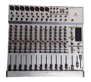 Behringer EURORACK MX2004A keverő (Használt cikk)