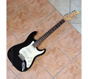 C.Giant Stratocaster elektromos gitár (Használt termék)