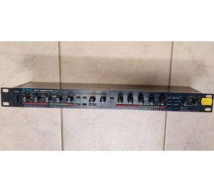Alesis 3630 kétcsatornás Compressor/korlátozó kapuval (Használt cikkek)