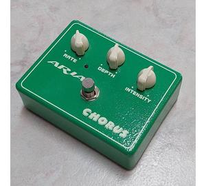 Aria CH-10 Chorus pedál (Használt cikkek)