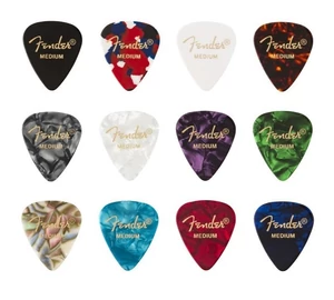 Fender 351 Shape Picks Medium vegyes színű 12db-os pengető szett