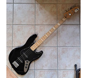 Fender Squier Jazz Bass basszsus gitár (Használt cikkek)