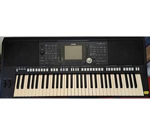 Yamaha PSR-S950 szintetizátor ( Használt cikkek)