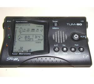 Stagg TUM-50 kromatikus hangoló és digitális metronóm