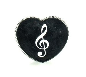 Violinkulcs mintás szív alakú műanyag ceruzahegyező WEINC040  átmérő 3,5 cm Zenei ajándéktárgy