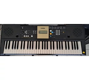 Yamaha YPT-220 szintetizátor (Használt cikkek)