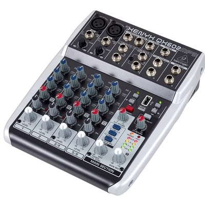 Behringer Xenyx QX602MP3 analóg keverő