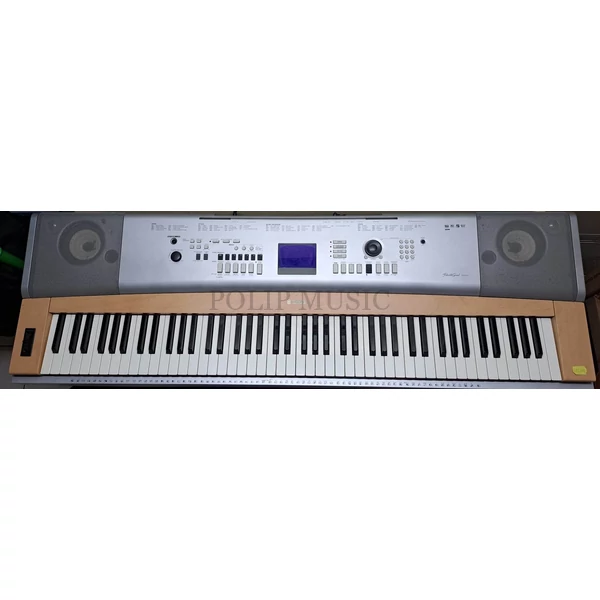 Yamaha DGX-630 kalapácsmechanikás zongora (Használt cikkek)