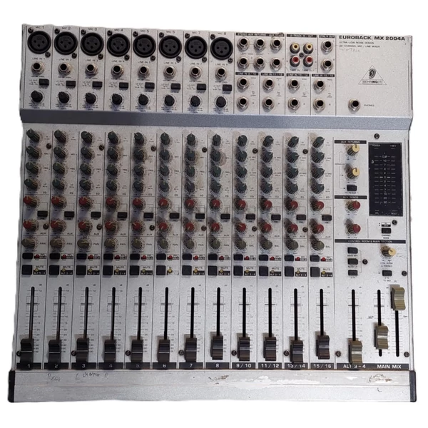 Behringer EURORACK MX2004A keverő (Használt cikk)