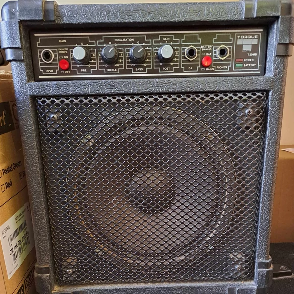 Torque T20MB basszusgitár erősítő (Használt cikkek)