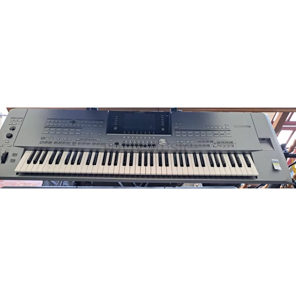 Yamaha Tyros5 szintetizátorral (Használt cikkek)