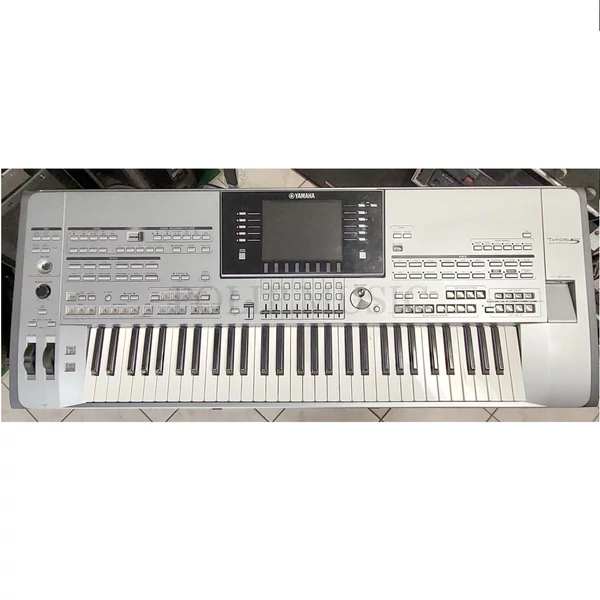 Yamaha Tyros 5 kísérő-automatikás 76 billentyűs szintetizátor (Használt cikk)