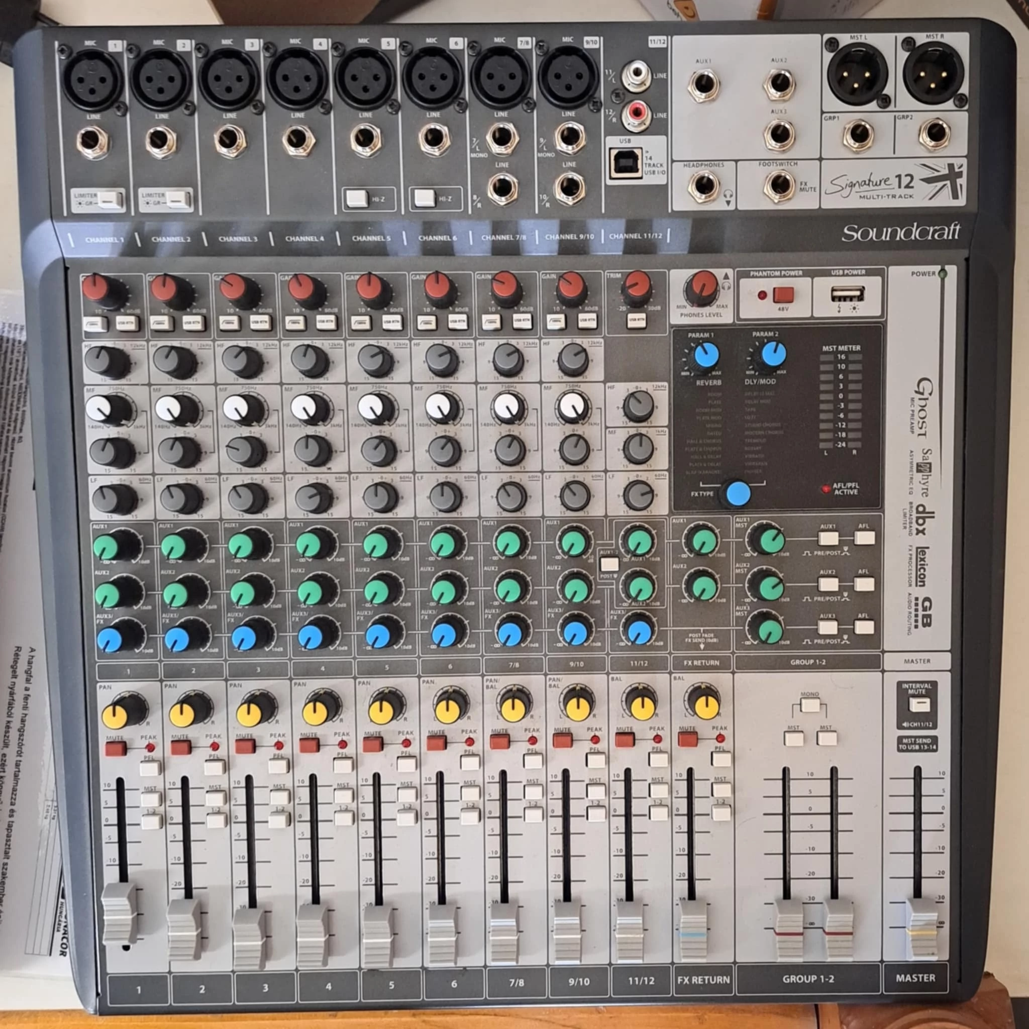 Soundcraft Signature 12 keverőerősítő (Használt cikkek)