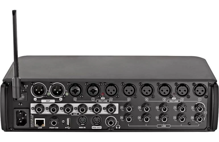 RCF M18 digitális keverő (Használt cikkek)