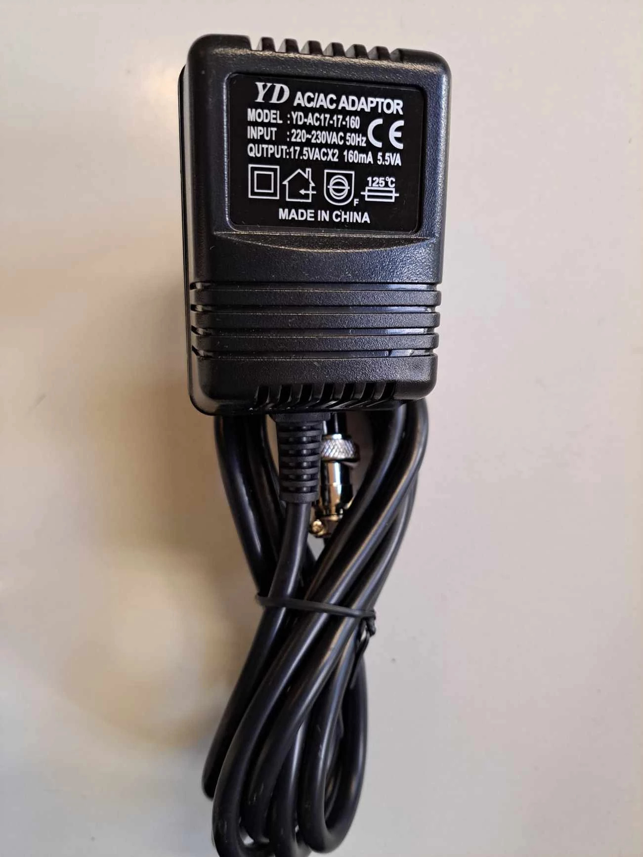 YD-AC17 AC/AC adapter