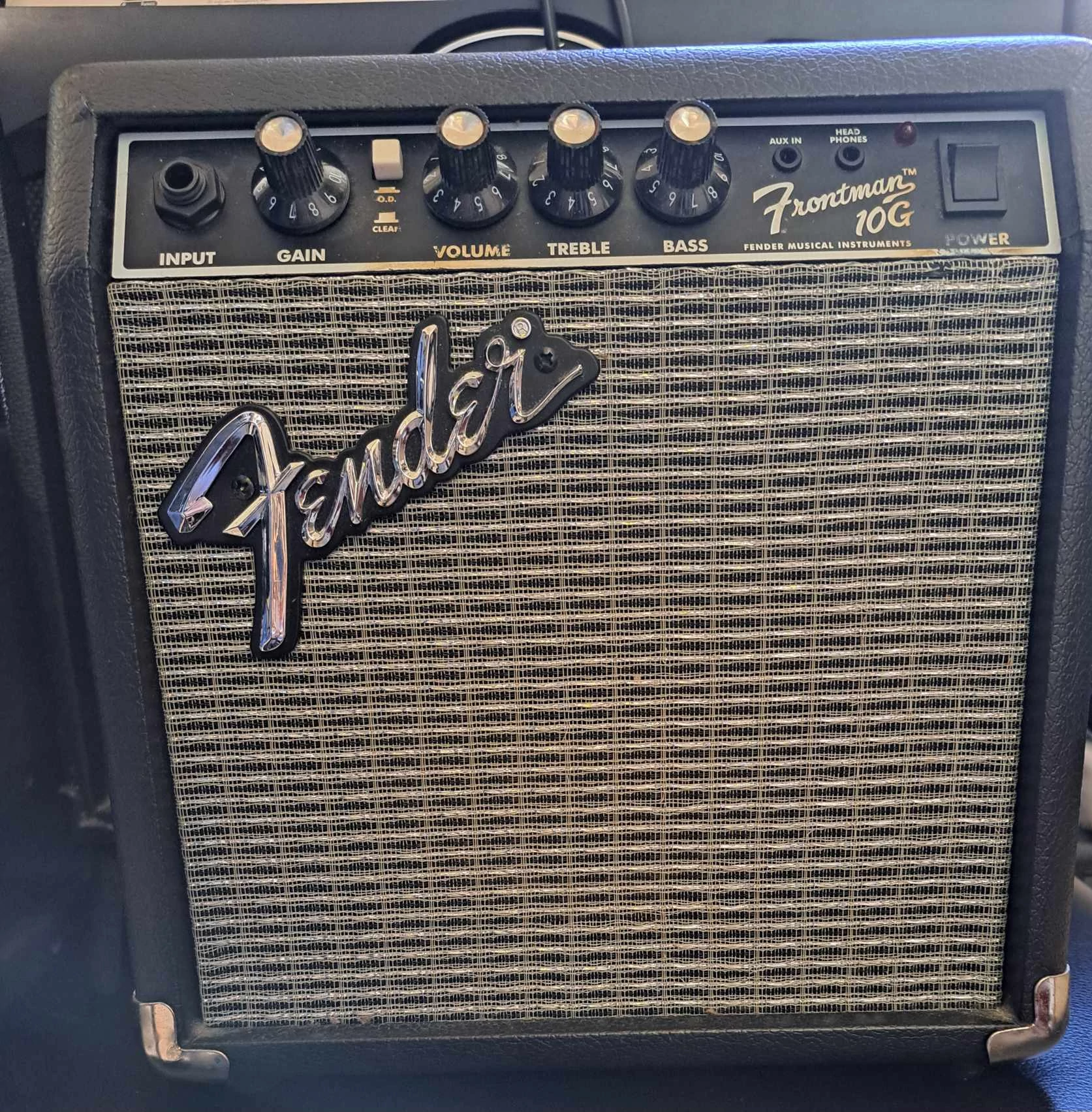 Fender Squier Frontman 10G gitárerősítő (Használt cikkek)