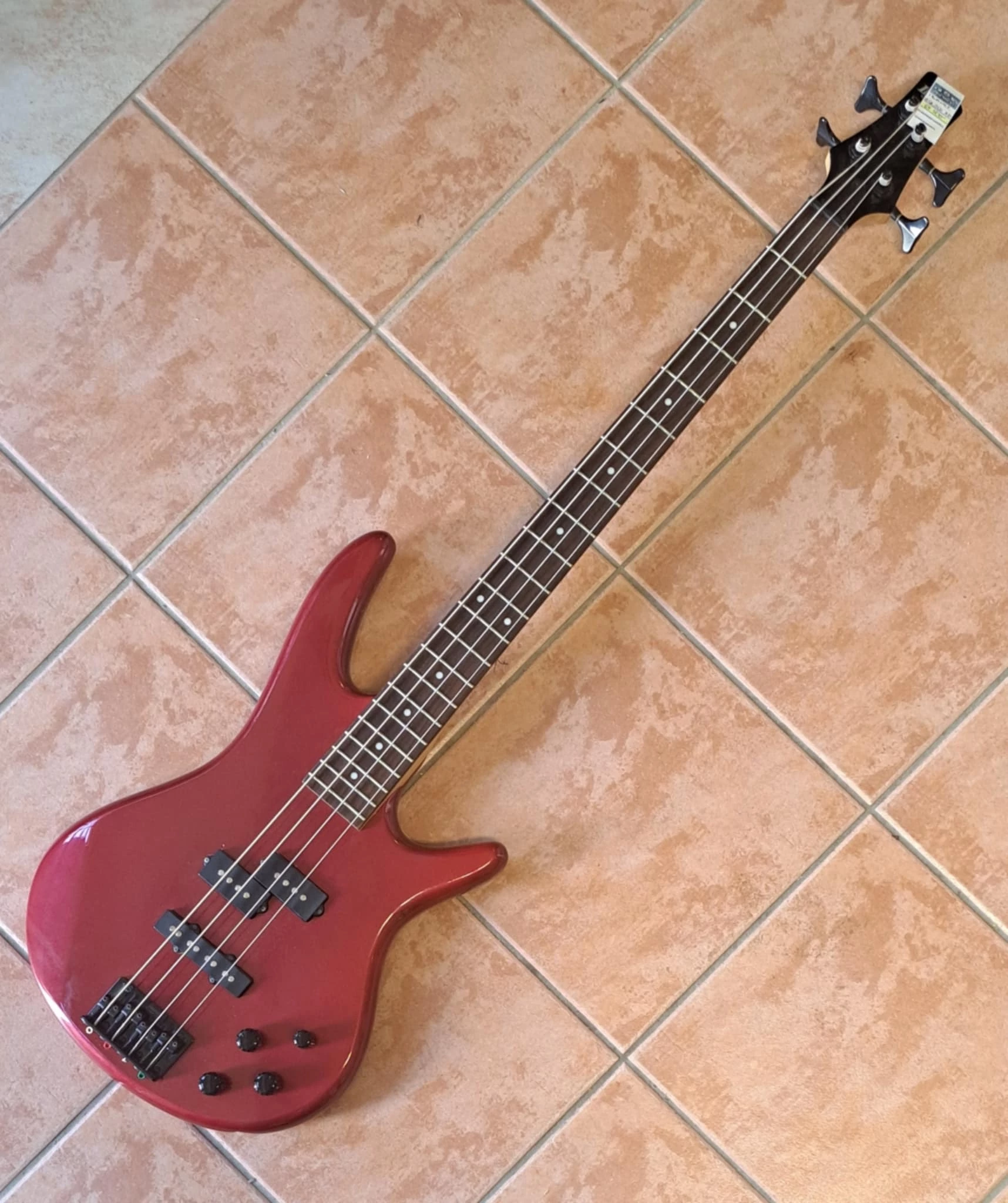 Ibanez GSR-200B basszusgitár (Használt cikkek)